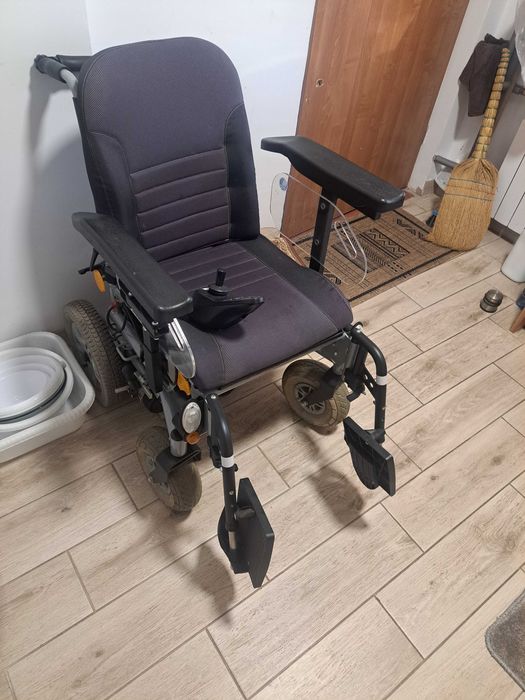 Sprzedam używany wózek inwalidzki akumulatorowy Vermeiren
