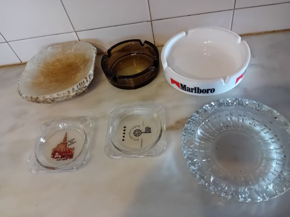 Conjunto de 6 Cinzeiros Antigos Diversos