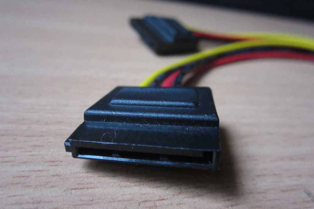 Кабель переходник питания SATA