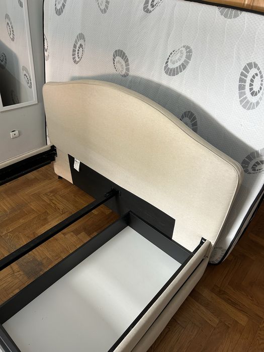 Cama IKEA 140x200 cm – Bege/Creme com estrado