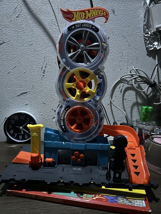 Трек HOT WHeels City шиномонтаж