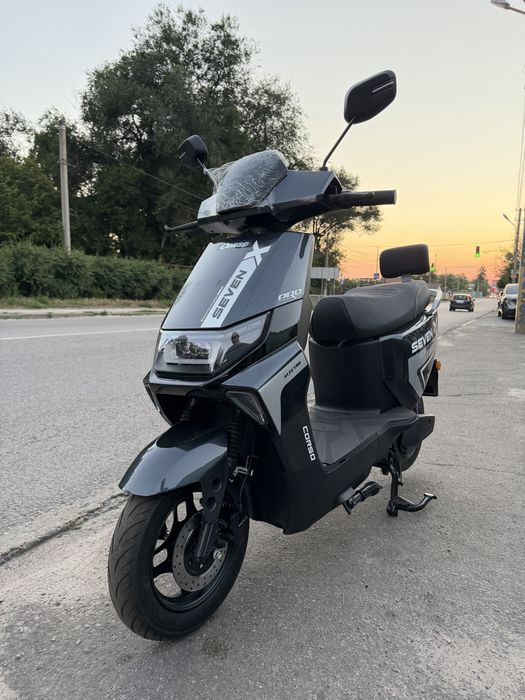 Електричний мопед Corso SevenX