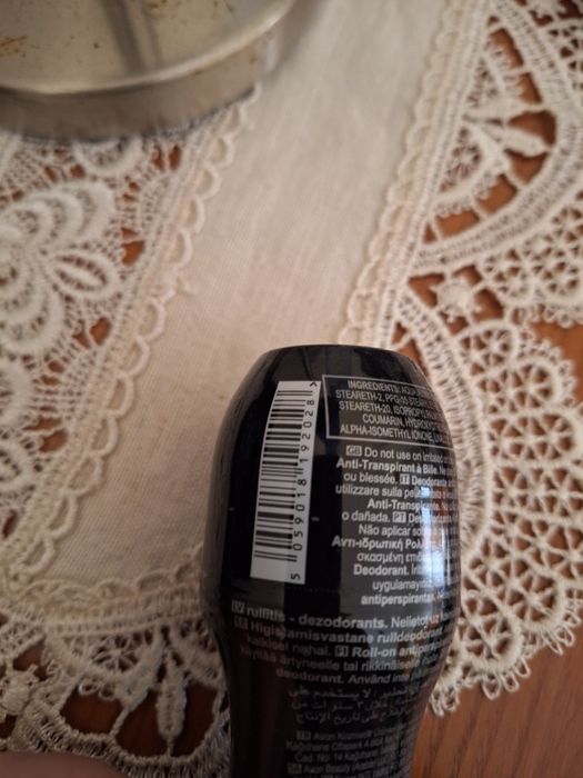 Desodorizante Antitranspirante Roll-On  Black Suede Avon 50ml