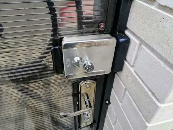 Ремонт та монтаж домофонів :: електрозамків