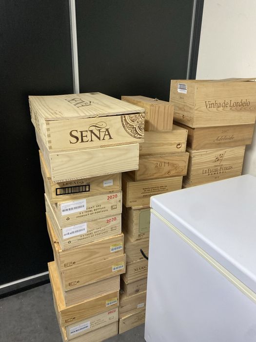 Caixas de vinho vazia