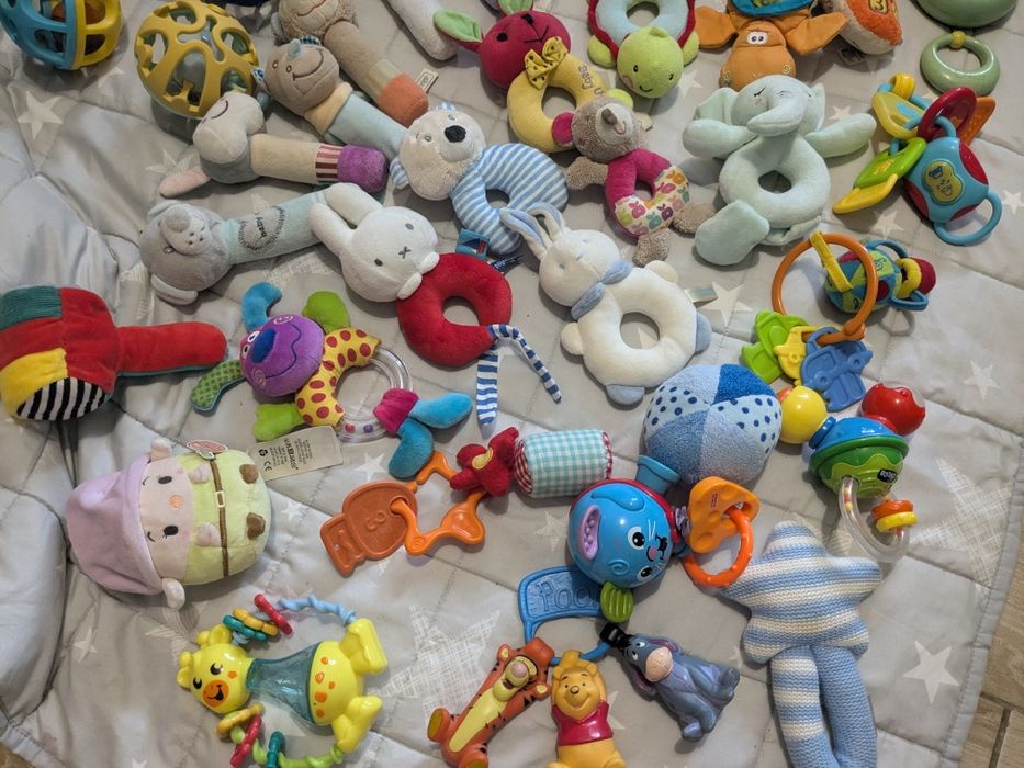 Дитячі іграшки для найменших)