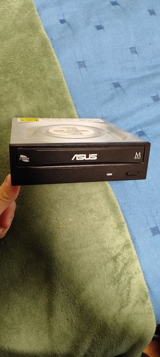 Caixa PC com leitor CDs ASUS