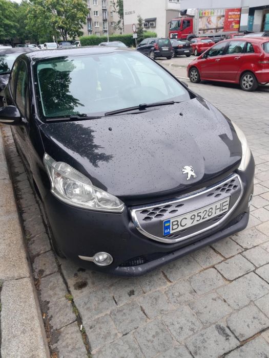 Продам Peugeot 208 1,4 дизель