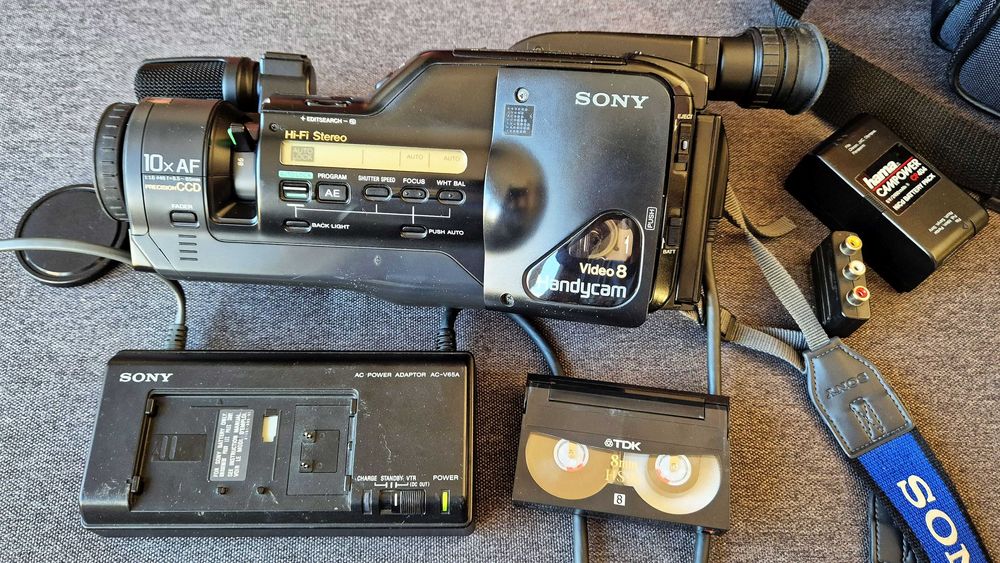 Kamera SONY video 8 CCD-F555E Handycam nie całkiem sprawna