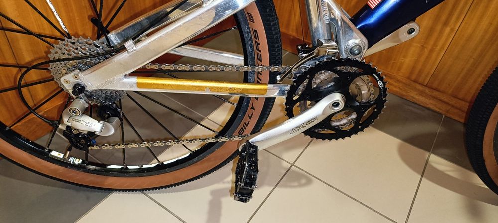 Bicicleta clássica MTB TREK Y11