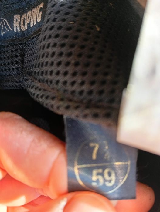 Vende se capacete de equitação