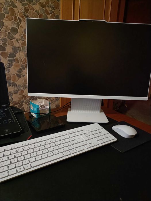 Lenovo IdeaCentre AIO 27IRH9 Novo com Garantia