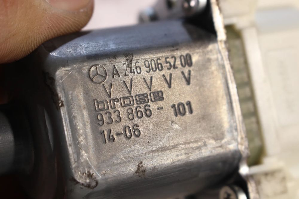 Motor vidro frente direito MERCEDES-BENZ Classe A (W176)