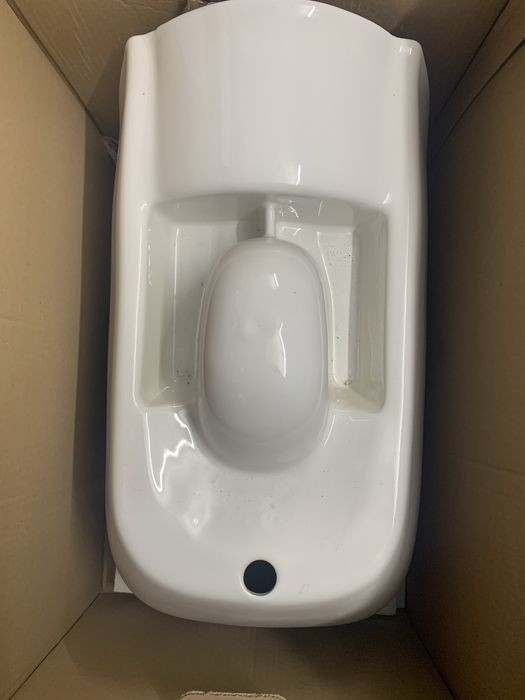 Унітаз Kolo з кришкою