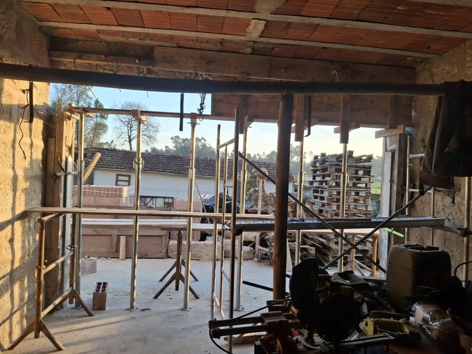 Serviços de pedreiro e trolha