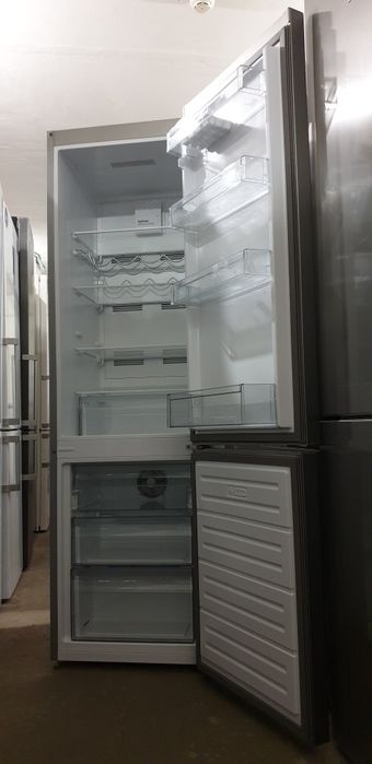 Холодильник VESTFROST CNF289X