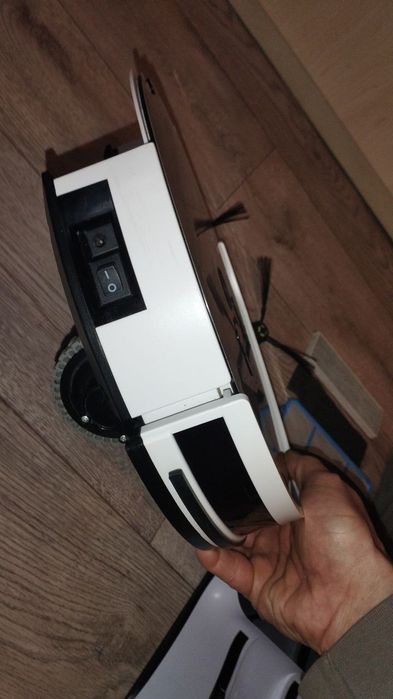 Робот-пылесос Silver Crest