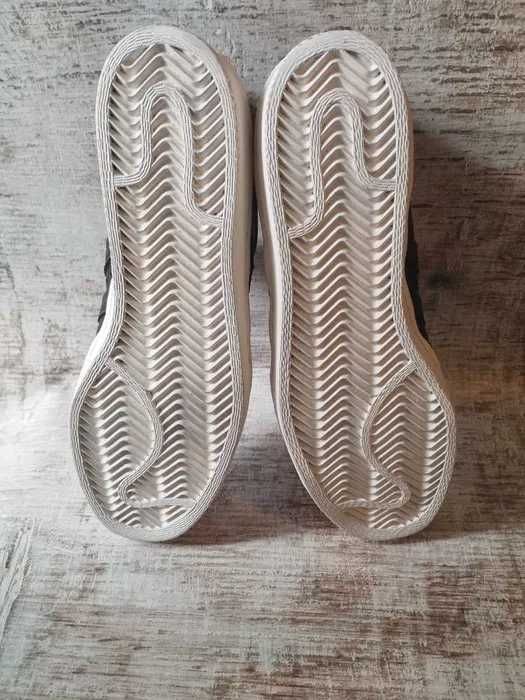 Adidas superstar brokatowy przód.