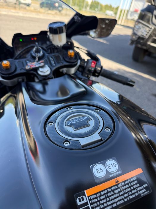 Yamaha R7    YZF