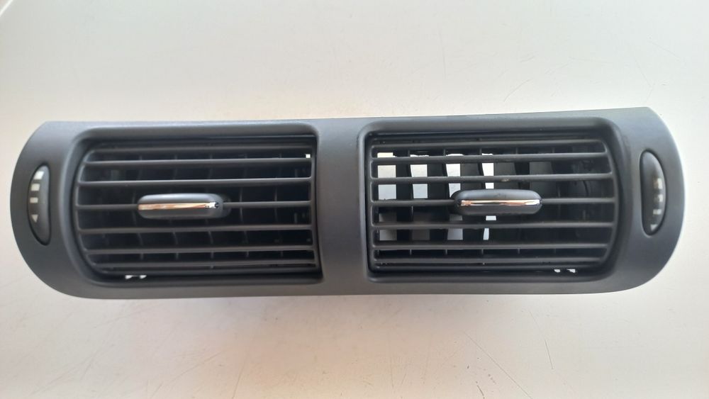 Grelha central de ventilação mercedes