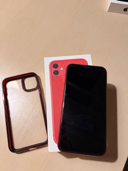 Iphon 11 - czerwony uzywany w bardzo dobrym stanie