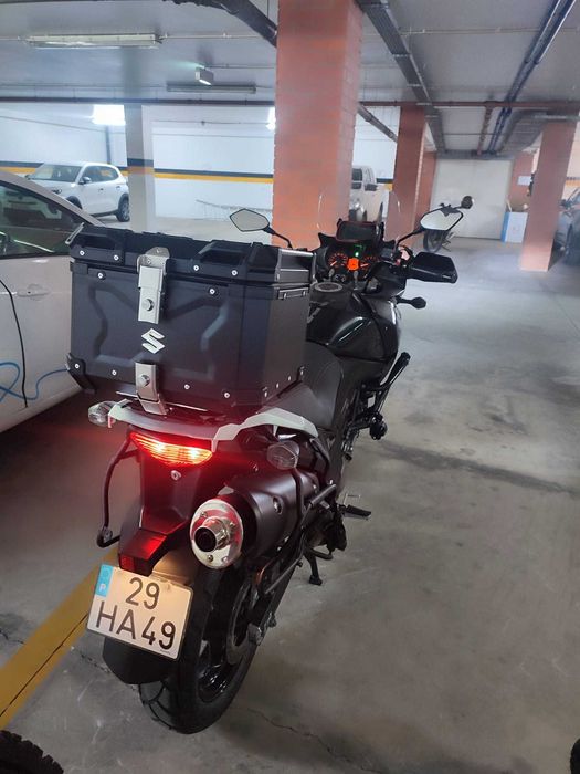 V Strom DL 650 em excelente estado