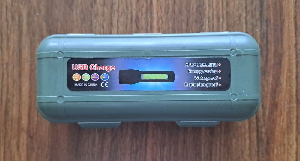 Mini lanterna USB com zoom430891997165015041