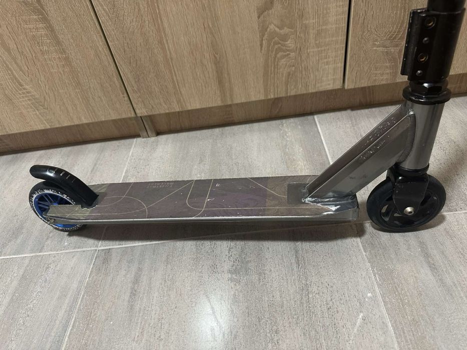 Трюковий самокат