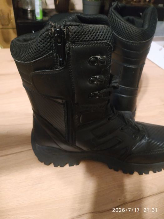 Sprzedam buty militarne