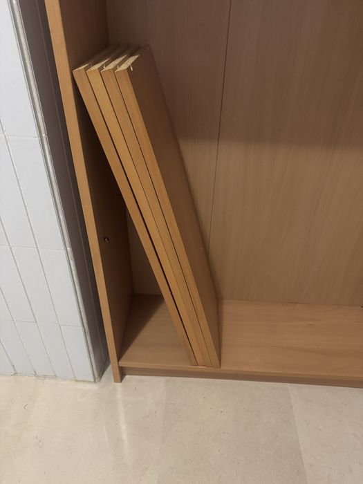 Estante ikea acabamento carvalho