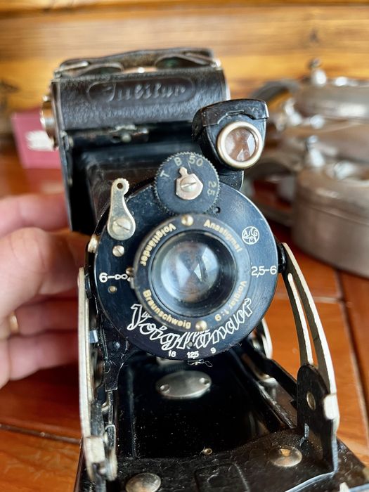 Antiga maquina fotografica Voigtlander