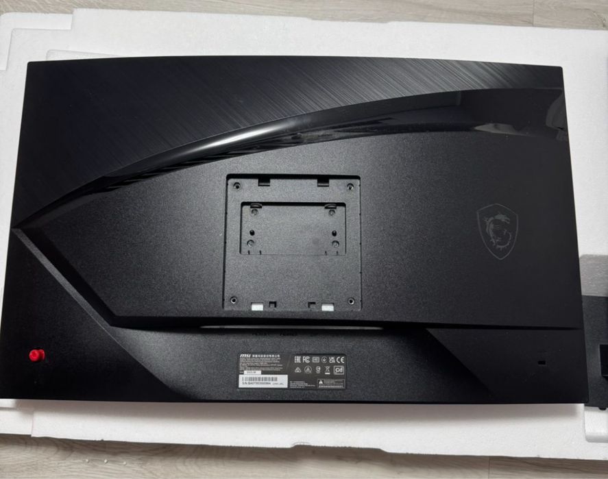 Ігровий монітор MSI G24C6P E2 — 24, 180 Гц