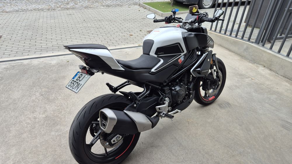 CFMOTO 450NK (Abril 2024)