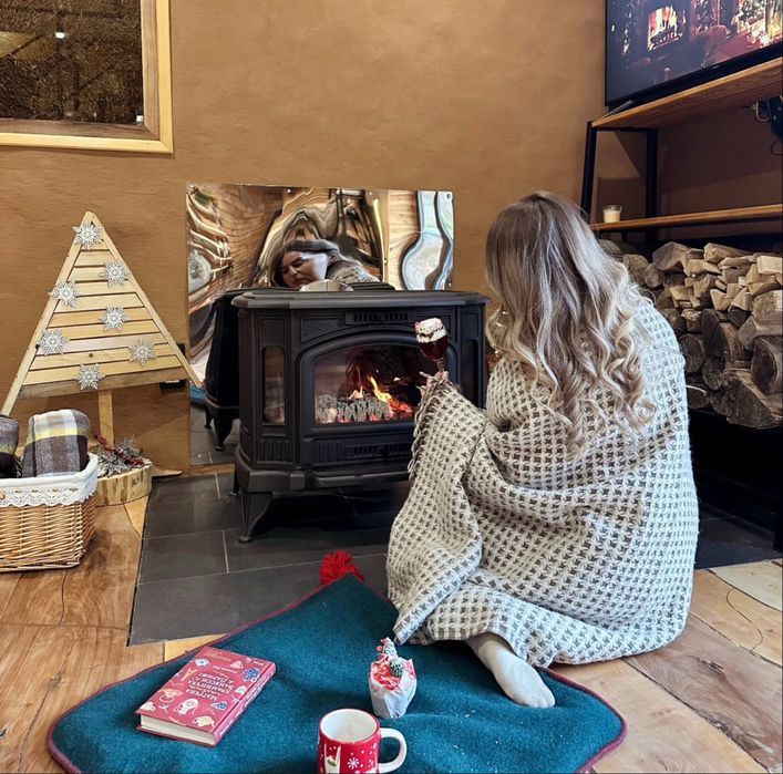 Будинок в горах подобово ”Soloma house” , чан на березі гірської річки