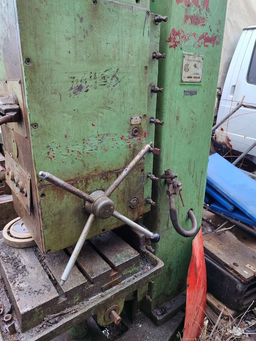 Продам сверлильный станок 2н135