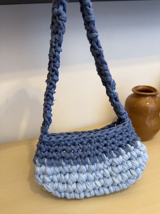 Mala crochet nova azul