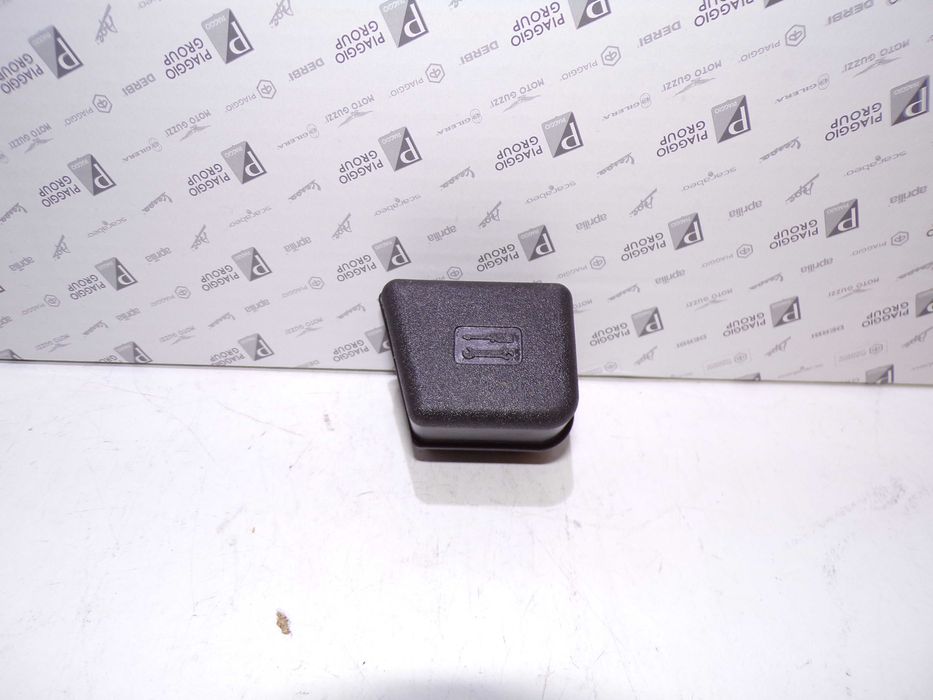 Narzędziownik schowek na zestaw kluczy serwisowych Piaggio X10