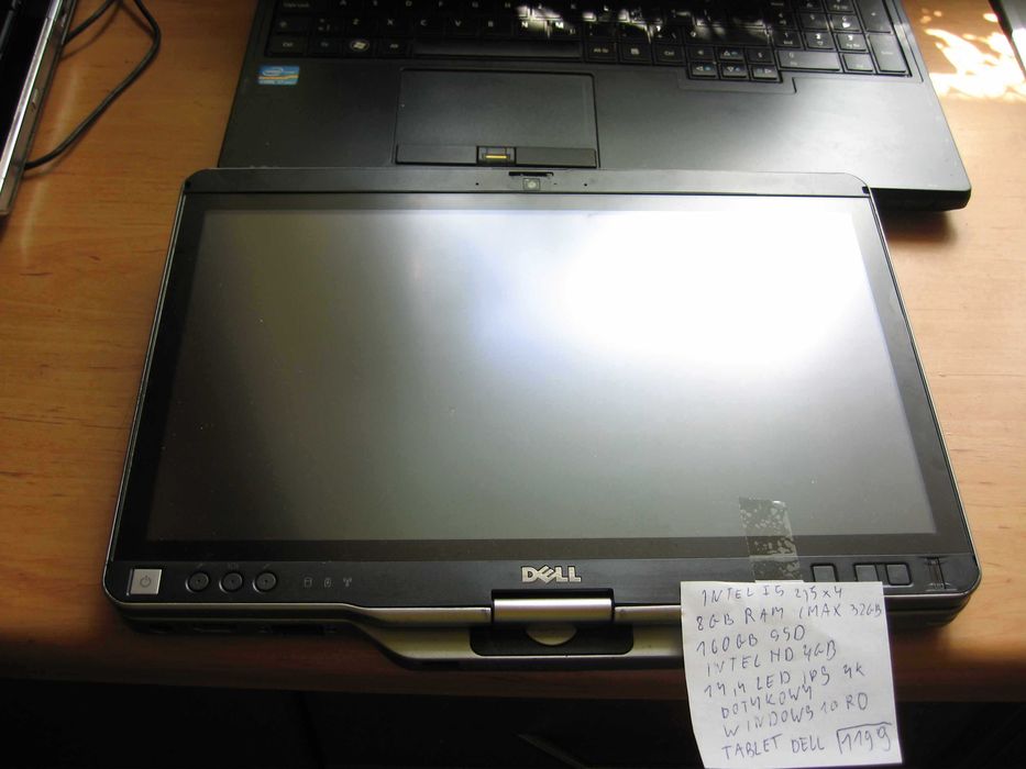 Laptop tablet  nowe i lezaki magazynowe szkoła studia biuro  praca gra