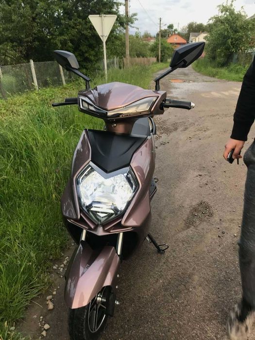 Електроскутер в гарному стані