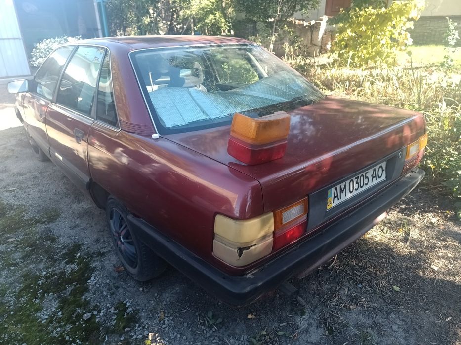 Ауді 100 1989р газ / бензин 1,8. Автомат