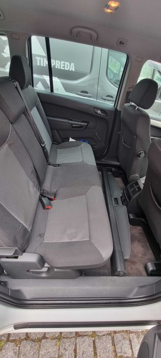 Opel zafira carrinha tem 302.000 km, mas tem a manutenção crucial toda feita em 2025/2026 (comprovável). Não precisa de gastar 1€ em oficinas."