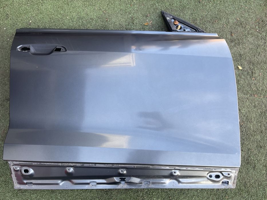 Двері передні праві колір 6Y / Z7S AUDI Q8 4M8 2018-2022