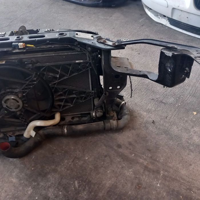 Frente em chapa com radiadores fiat bravo ano 2008