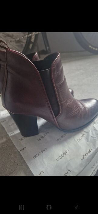 Buty na obcasie Lasocki