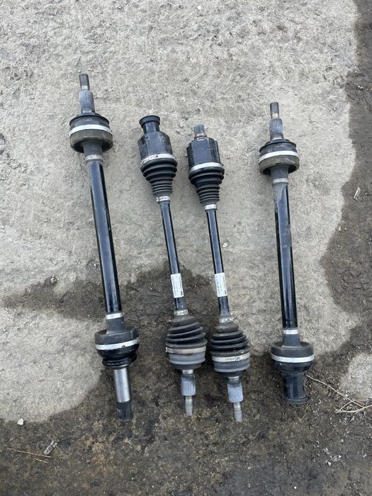 Porshe Taycan піввісь передня ліва права