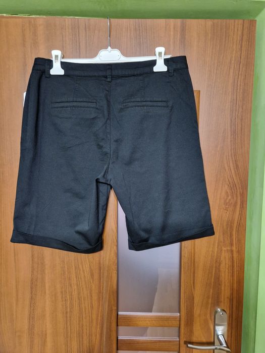 Bermudy czarne rozmiar 40