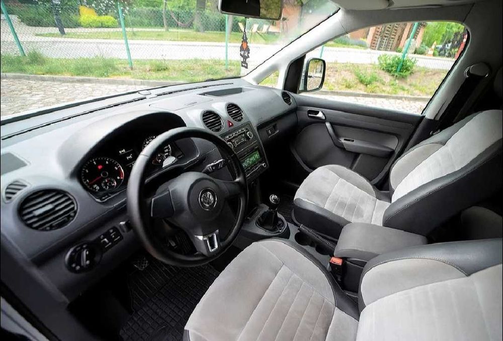 Volkswagen Caddy 2013 року 1.6 дизель