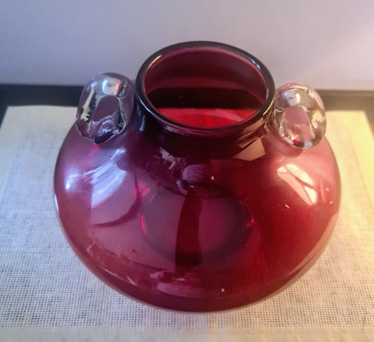 Rubinowy wazon lata 70  projektant Jerzy Słuczan Orkusz