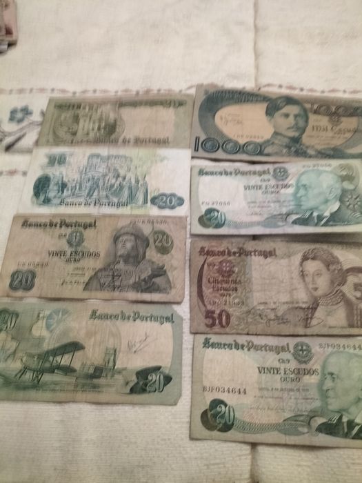 Notas antigas de vários países