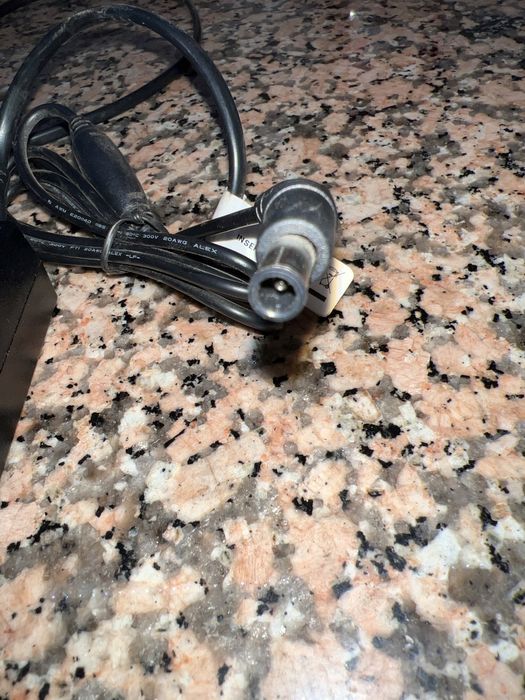 Carrregador/monitor samsung modelo A2514_DPN 14.0V-1.70A